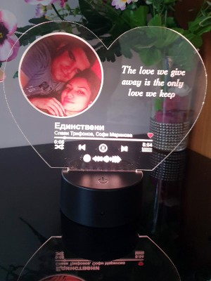 Музикална корица "Spotify" СЪРЦЕ с LED поставка