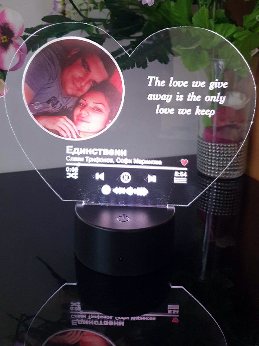 Музикална корица "Spotify" СЪРЦЕ с LED поставка
