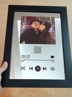 Музикална корица от огледален акрил, QR код с живи снимки и рамка