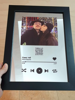 Музикална корица от огледален акрил, QR код с живи снимки и рамка