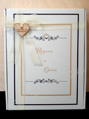 СТЪКЛЕНА ПОКАНА ЗА КУМОВЕ С ОРНАМЕНТИ ЛУКС