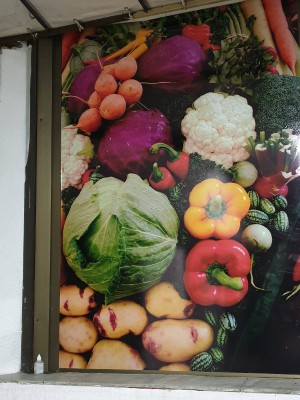 Брандиране цялостно с фолио и поставяне на табела - плодове и зеленчуци