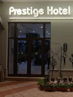 Брандиране на хотел със светещи букви